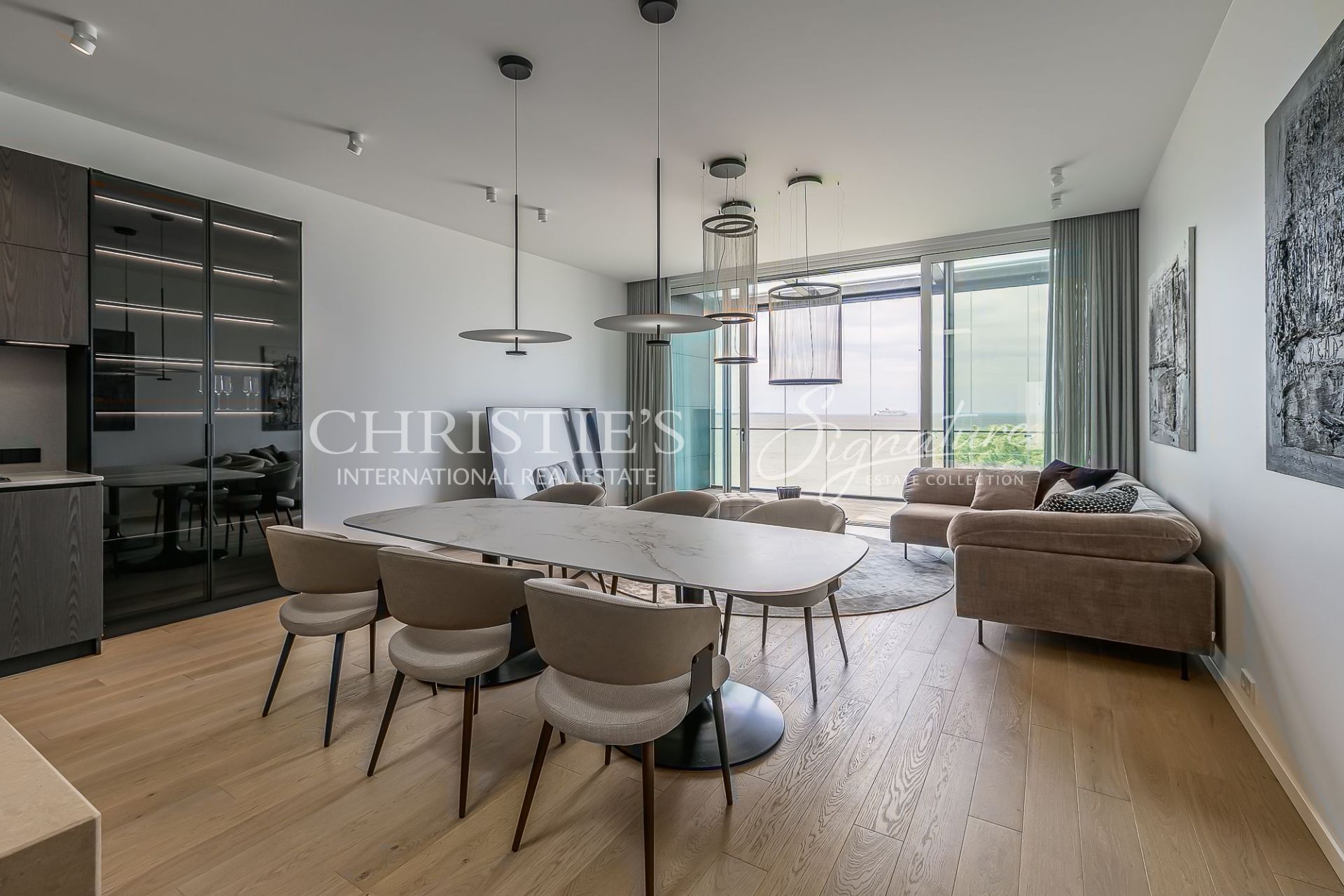 Üürile anda merevaatega Penthouse