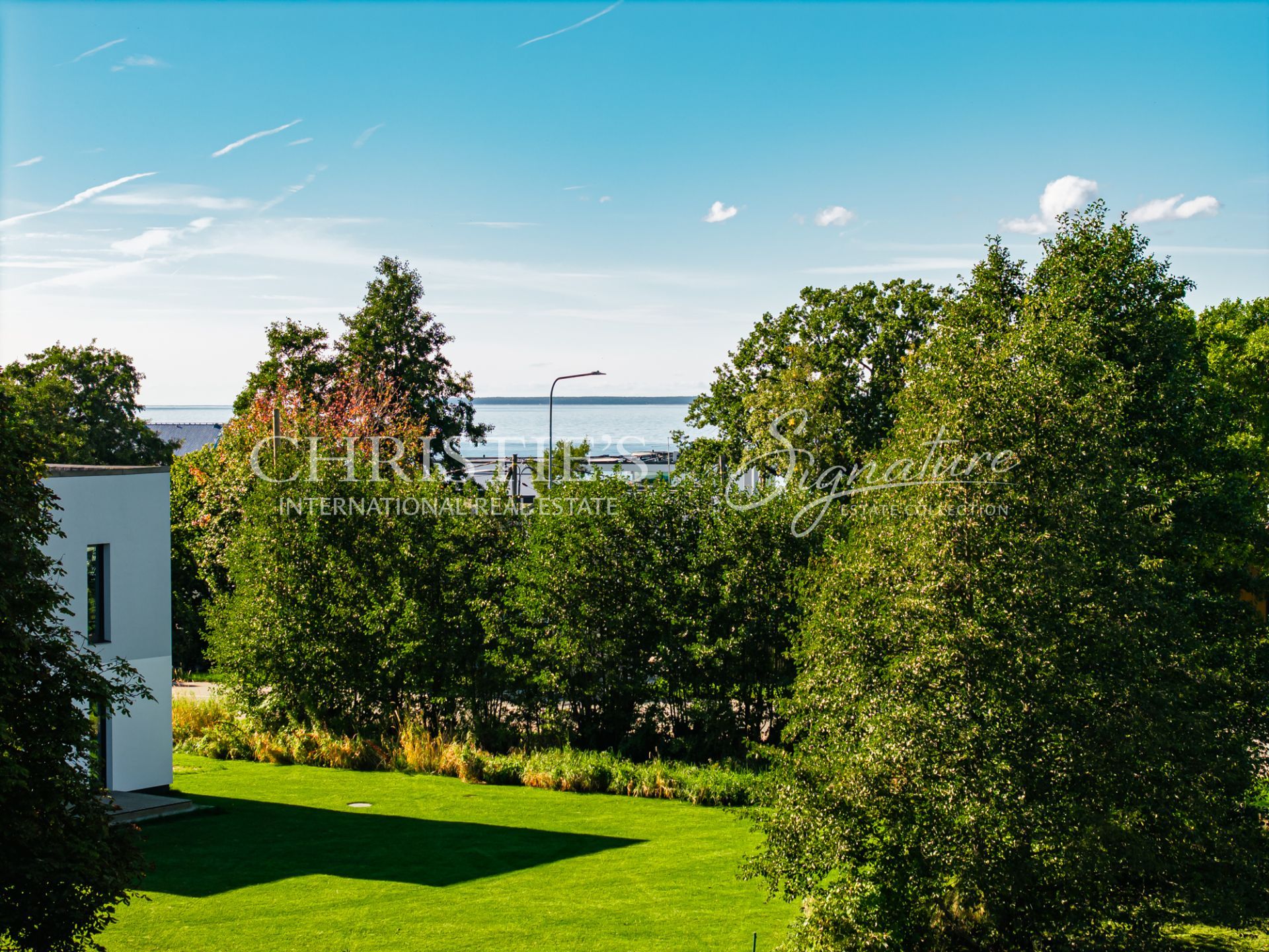 RESIDENTIAL PLOT WITH MATURE TREES NEAR THE SEA IN ROHUNEEME